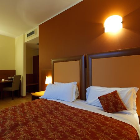 אולג'ו Hotel Villa Delle Rose - Malpensa מראה חיצוני תמונה