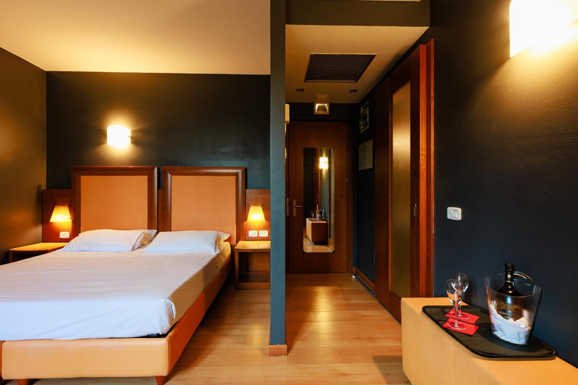 אולג'ו Hotel Villa Delle Rose - Malpensa מראה חיצוני תמונה