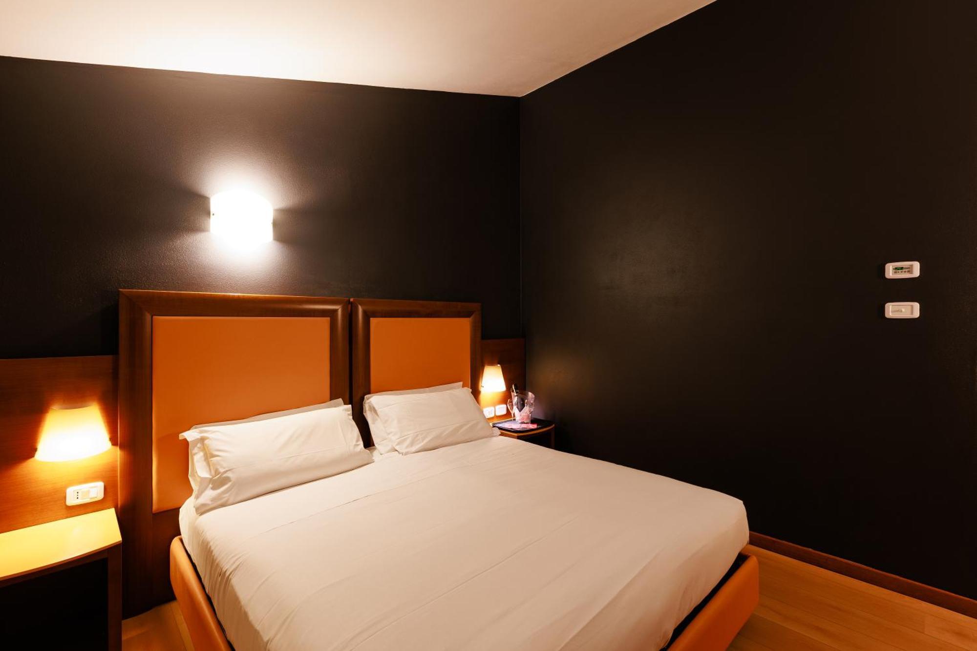 אולג'ו Hotel Villa Delle Rose - Malpensa מראה חיצוני תמונה