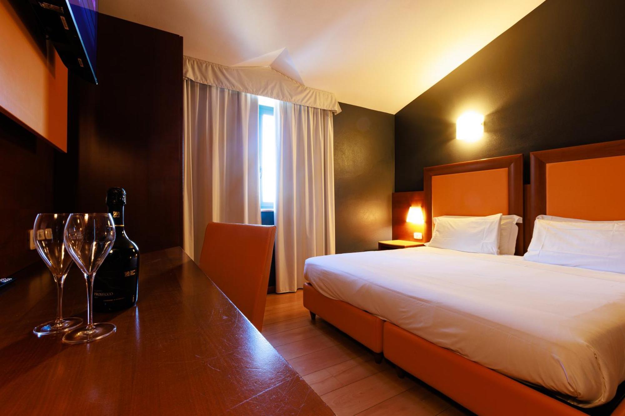 אולג'ו Hotel Villa Delle Rose - Malpensa מראה חיצוני תמונה