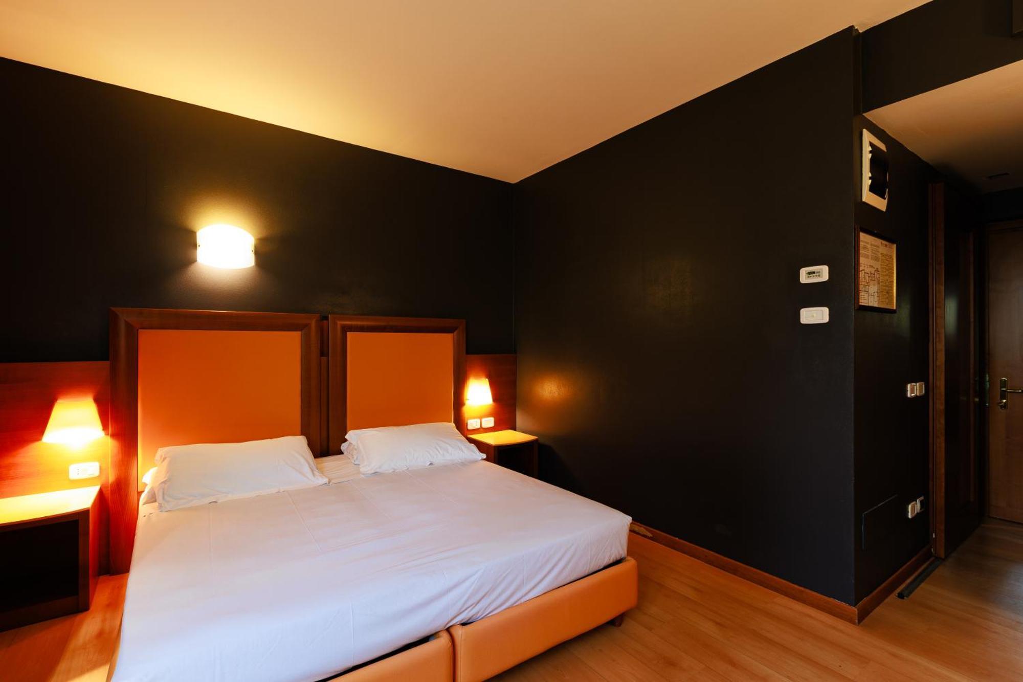 אולג'ו Hotel Villa Delle Rose - Malpensa מראה חיצוני תמונה