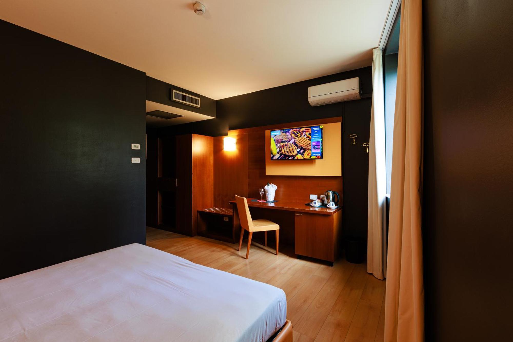 אולג'ו Hotel Villa Delle Rose - Malpensa מראה חיצוני תמונה