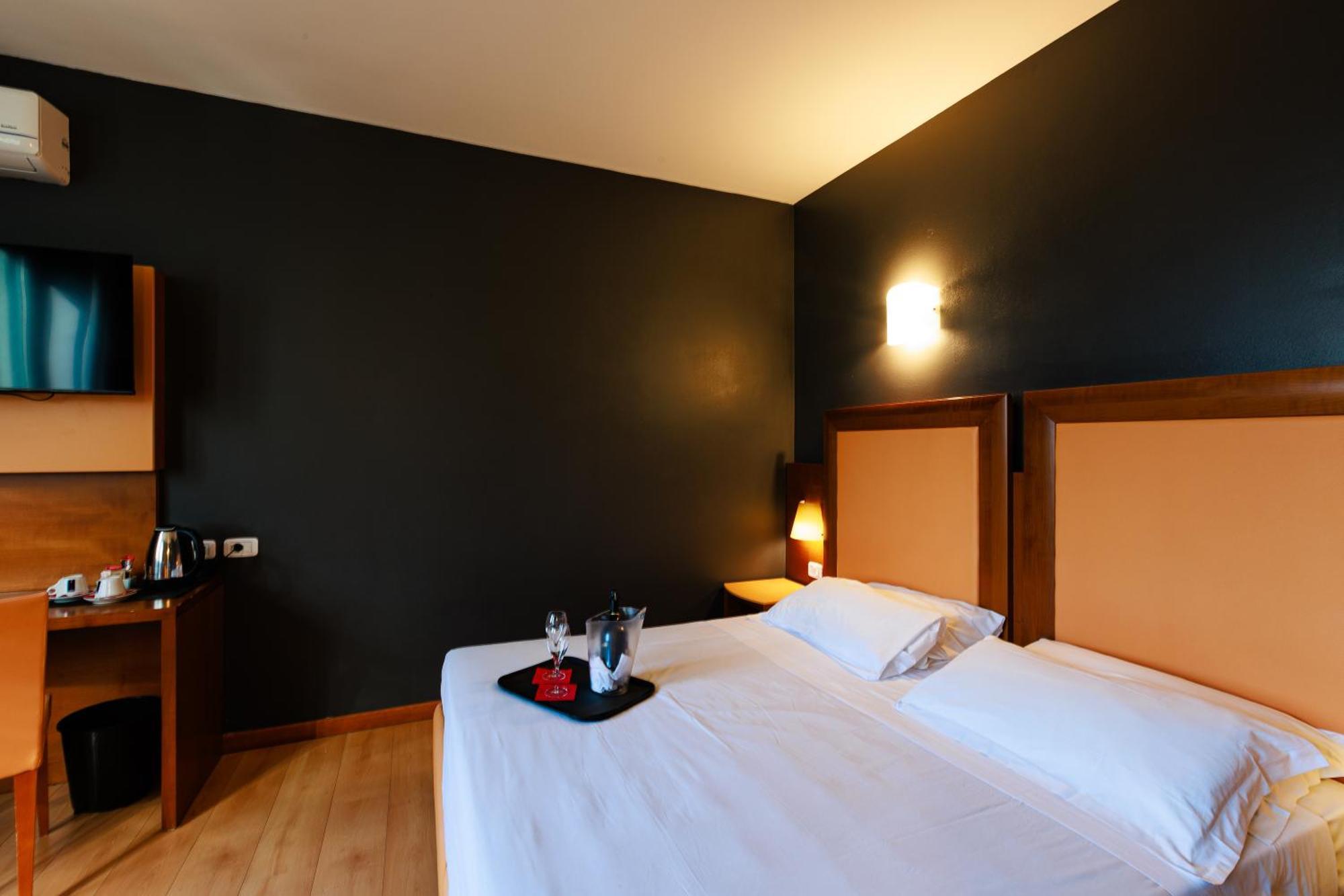 אולג'ו Hotel Villa Delle Rose - Malpensa מראה חיצוני תמונה