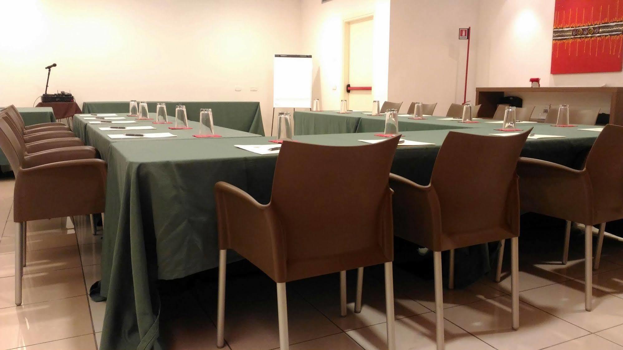 אולג'ו Hotel Villa Delle Rose - Malpensa מראה חיצוני תמונה