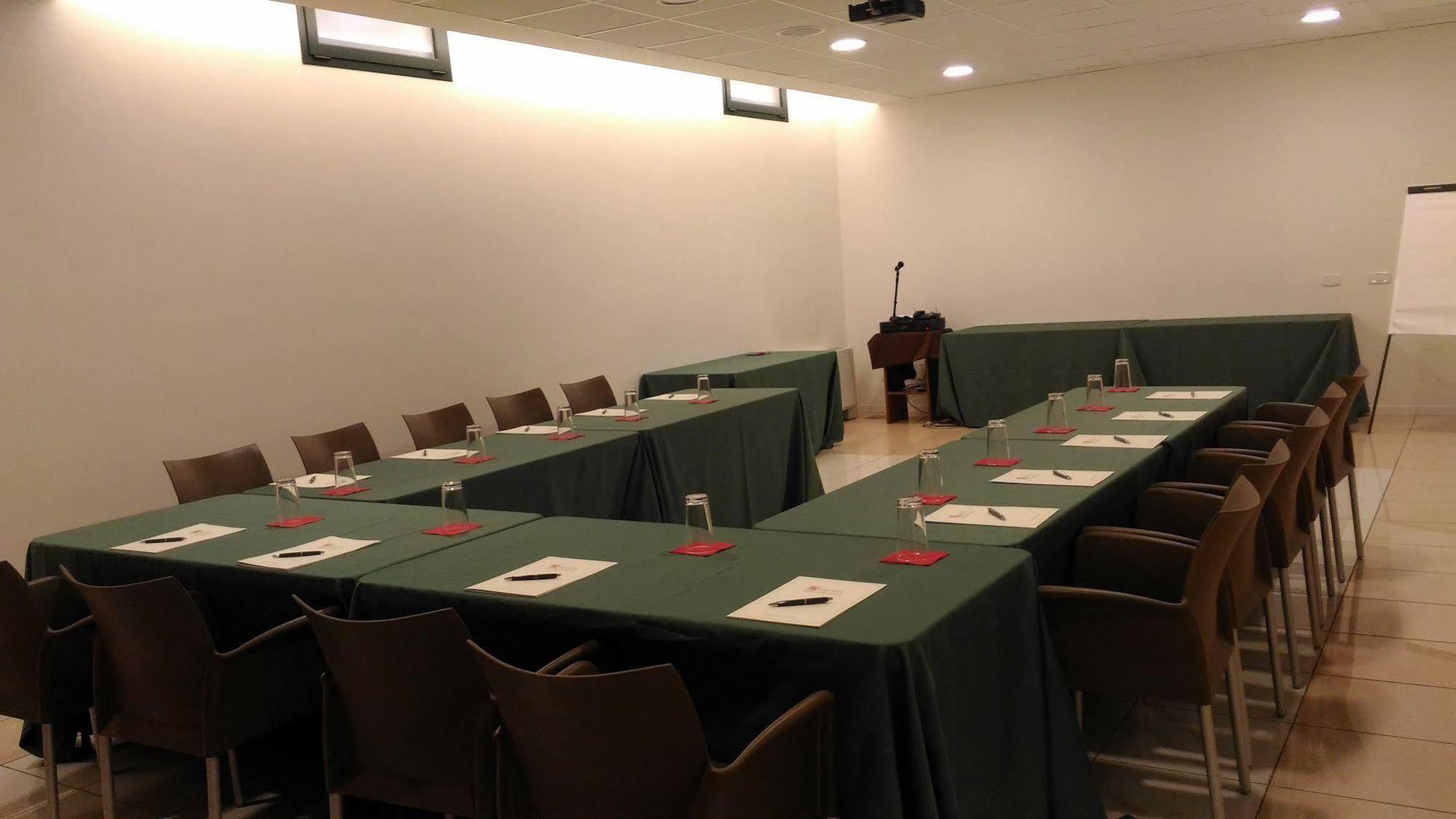 אולג'ו Hotel Villa Delle Rose - Malpensa מראה חיצוני תמונה